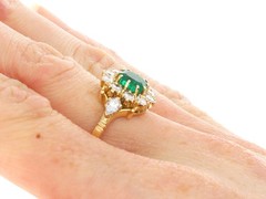 Vintage 0.93Ct Emerald and 0.90Ct Diamond 18k Yellow Gold Cluster Ring (1989)