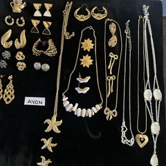 80 Vintage lot jewelry unbranded wearable Trifari Monet Coro Avon Italy Marvella