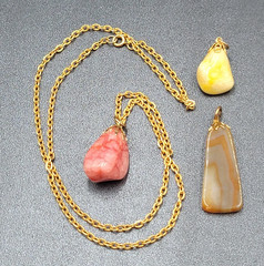 Vintage Agate Stone Gold Tone Chain Polished 3 Pink Brown Yellow Pendants 24″
