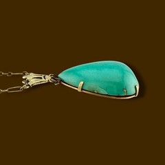 Vintage Circa 1950s 14K Yellow Gold Pear-Shaped Turquoise Pendant Necklace 17″
