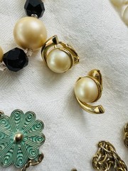 Vintage Jewelry Lot Brooch Earrings Necklaces 17 Pcs
