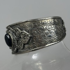Vintage Silver Tone Nickel Silver Black Onyx Cabochon Wide Open Cuff Bracelet