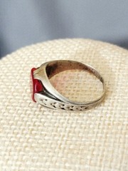 Vintage Red Square Glass Ring Dome Thin Silver Metal Band 7.5 Etched