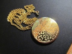 VtG 1940s LeStage 12kt G.F. Locket Pendant Scrollwork Calligraphy on 24″GF Chain
