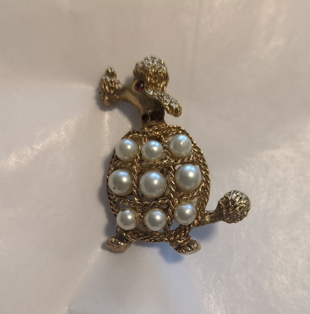 Vintage FRENCH POODLE Gold Tone Costume Jewelry PIN ~ Faux Pearls Red Stones