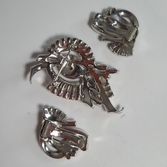 Unsigned JOMAZ/ MAZER clear swirl brooch pendant fur/ shoe clips brooch set of 3