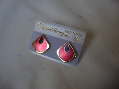 VINTAGE 1970s SAMUEL HUANG DESIGNER CLOISONNE RETRO MOD BLACK & RED STUD EARRING