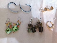 6 Pair Pierced earrings. Great condition and quality