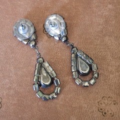 Vintage Earrings Pierced Rhinestone Clear Dark Silver Tone Setting 2″ Dangles