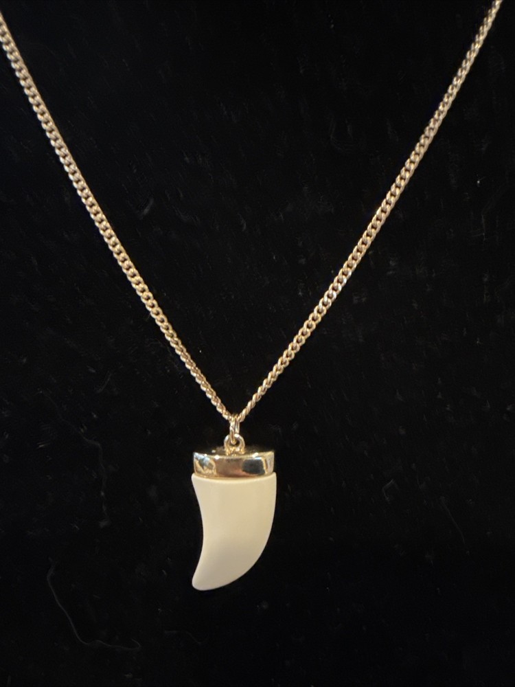 Vintage AVON 1978 Pendant Necklace Gold Chain Faux Ivory 20” Adventure Tooth