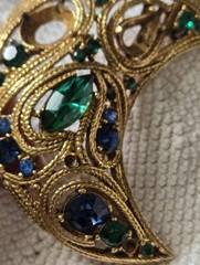 Vintage Unsigned La Roco Paisley Crescent Moon Brooch Gold Tone REPAIR AS-IS