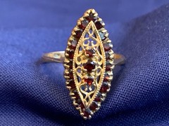 Vtg 18K Yellow Gold Ring 5.2g Fine Jewelry Size 7.75 Band Garnet Color *READ*