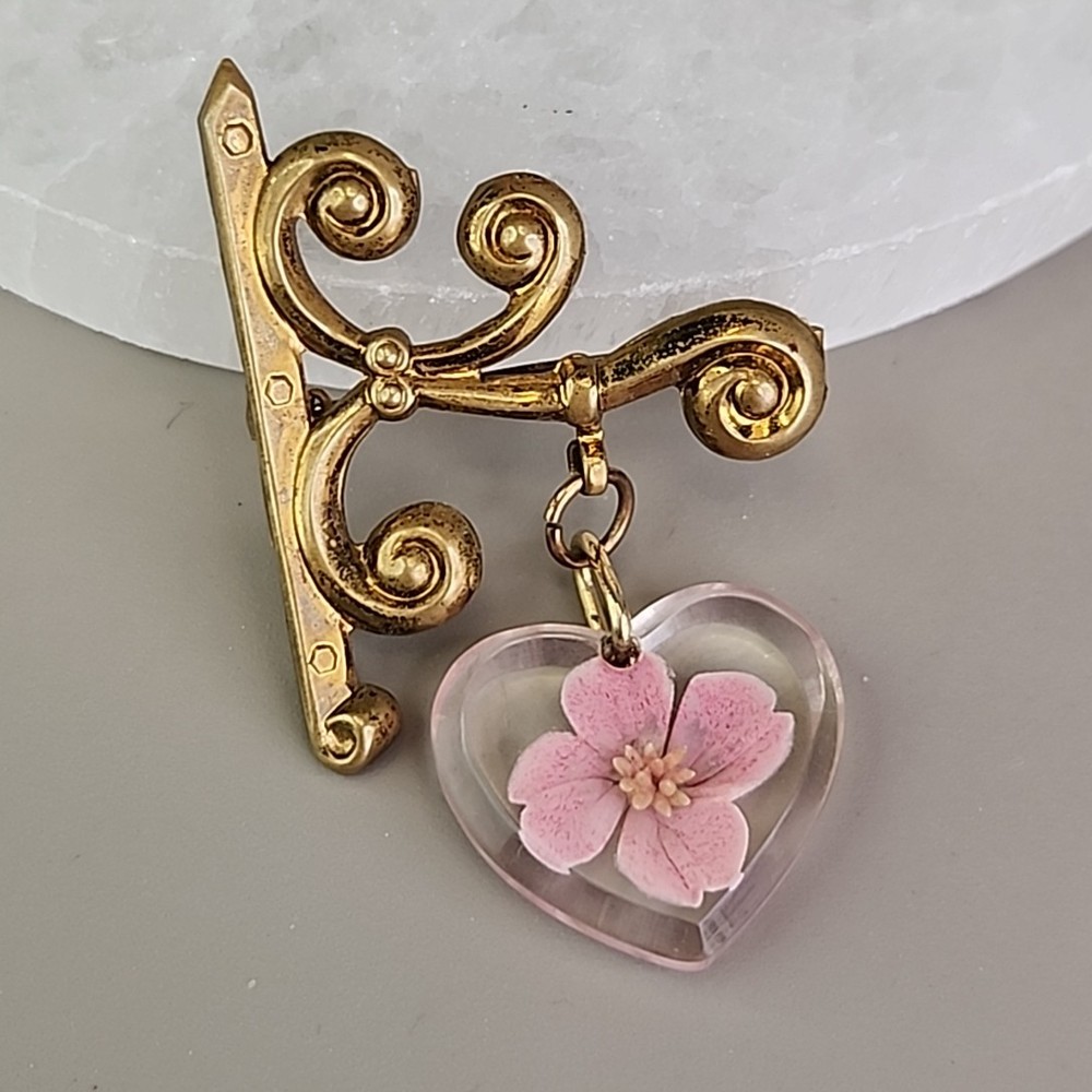 Vintage Dried Pink Flower Brooch Heart Dangle Gold Plated Bracket 1.25″