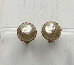 Miriam Haskell Vtg Faux Pearl Clip On Earrings Hinged Screw Back Adjustable .59”