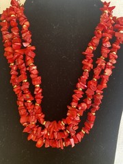 Vintage Red Natural Coral Chip Necklace 3 Three Strands 18 In Gold Tone Estate