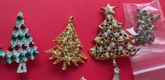 VINTAGE CHRISTMAS TREE BROOCH PIN LOT BOOK PIECE WEISS JJ ATTRUIA 1928 MCM 16p N
