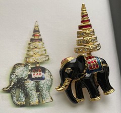 VINTAGE CHRISTMAS TREE PIN BROOCH ELEPHANT ENAMEL RARE BOOK PIECE 2008 HTF 31