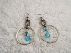 Silvertone Blue Bead Ring Pierced Earrings (A39)