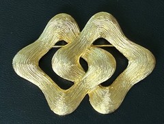 Vintage Les Bernard Vo Textured Gold Tone Statement Brooch