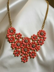 Vintage Charming Charlie Pink Coral Flower Petal Statement Necklace Rhinestones
