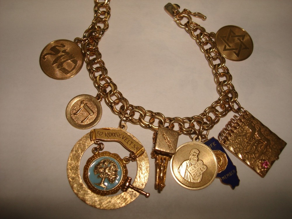 Vintage 14K Gold 8 Pc Charms Ruby Enamel Jewish Judaica Moses Hanukah Bracelet