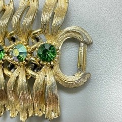 Vintage Lisner Gold Tone Green AB Rhinestone Bracelet 7.5″