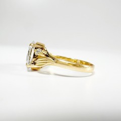 Vintage 18k Retro oval white sapphire ring