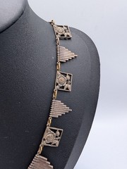 Vintage Art Deco Ornate Necklace 16″ Brass &Metal Roses