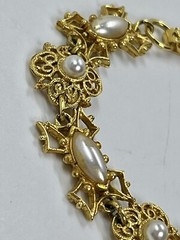 Florenza Vintage 7” Signed Faux Pearls Goldtone Ornate Bracelet (1407)