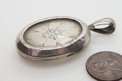 ANTIQUE LATE VICTORIAN ENGLISH SILVER PHOTO MEMENTO LOCKET c1890