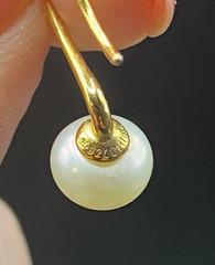 VTG 14kt gold, hand knotted, lustrous ivory 36″ South Seas pearl necklace, E/R’s