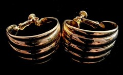 Vintage Large Signed NAPIER Goldtone Ribbed Wide Hooped Screwback Earrings