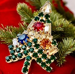 EISENBERG ICE Vintage Christmas Tree Brooch Small Multi-Color Rhinestones Signed