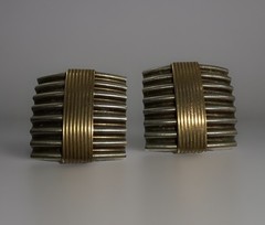 Vtg Industrial Modernist Wrapped Ribbed Brass & Alloy Square Post Earrings 16.5g