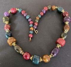Vintage Lady Remington Multicolor Bead Necklace/Goldtone Accents