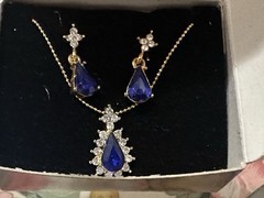 Vintage NIB Avon Gold Tone Birthstone Teardrop Gift Set Faux Sapphire September