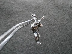WWII US Soldier Marine with Rifle Vintage Crest Craft Silvertone Charm 3.1g