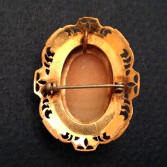 VIntage Carved Cameo Pendant / Brooch – Gold Filled cd