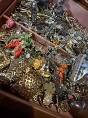 Huge Lot Vtg RHINE / CRYSTAL Gem Jewelry WEAR Repair ARTS & Crafts