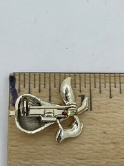 Vintage Costume Brooch Pin Gold Tone Pear Fruit Hat Lapel Pin Back 1”
