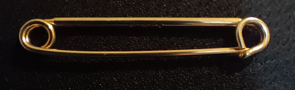 Vintage Signed SWANK Gold Tone Safety Pin Brooch Collar Lapel Kilt Pin 1.75″