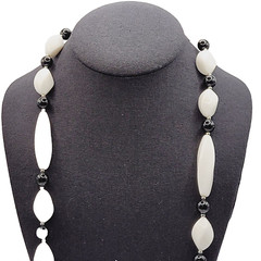 Modern Art Deco Black & White Round and Geometric Spiral Bead Vintage Necklace