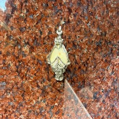 Vintage Selro Selini Asian Goddess Face Pendant Pen Mother of Pearl 1950s WORKS
