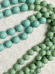 Vintage 2 Tone Pastel Blue Green 90″ Bead Necklace n0110