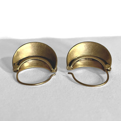 VTG Crescent Hoop Earrings Gold Tone Wire Dangle Pierced Tribal Runway Antiqued