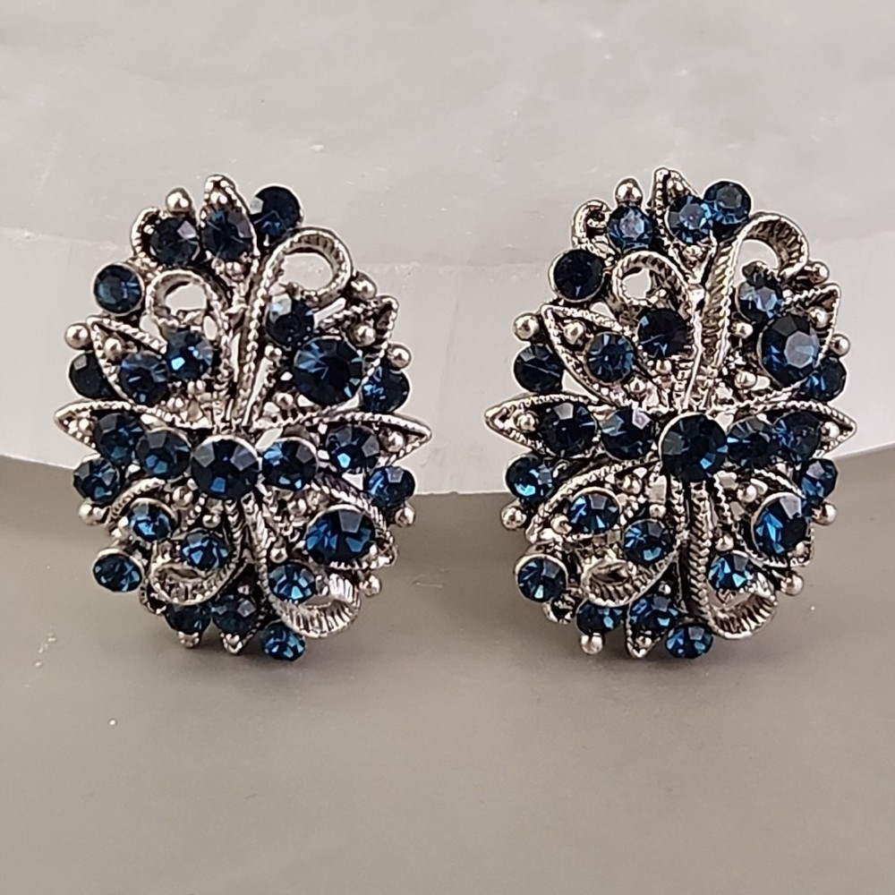 Vintage Rhinestone Clip On Earrings Blue Glass Oval Flower Silver Tone 1″