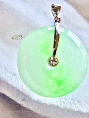 VINTAGE 60’S 14K WHITE GOLD LIGHT AND DARK GREEN JADEITE JADE LIFESAVER PENDANT