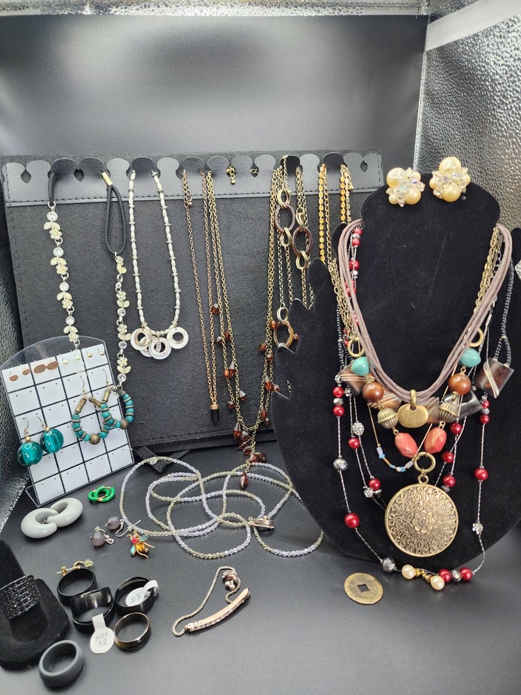 Estate Lot Vintage Contemporary Jewelry Necklaces Bracelet Earrings Rings 34 Pcs