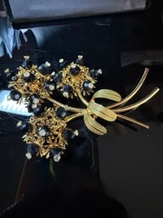 Vintage 1950s Floral Spray Brooch Black Jet Rhinestone Goldtone Large Statement