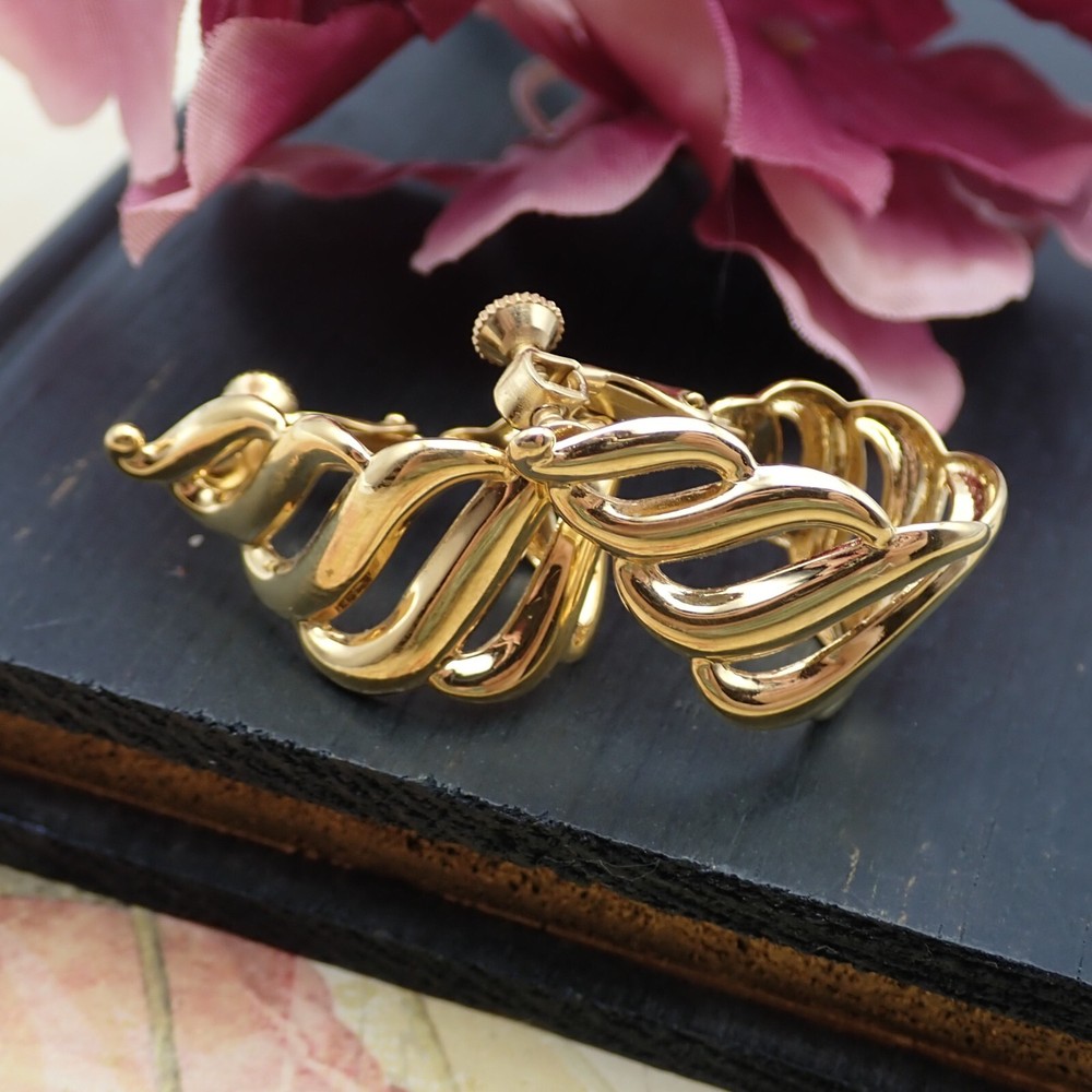 Vintage Napier Gold Tone Screw Back Clip Swirl Hoop Earrings